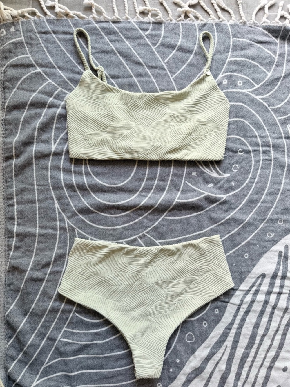AIKA Beachwear Pistachio Textured Bikini Set (M/L)